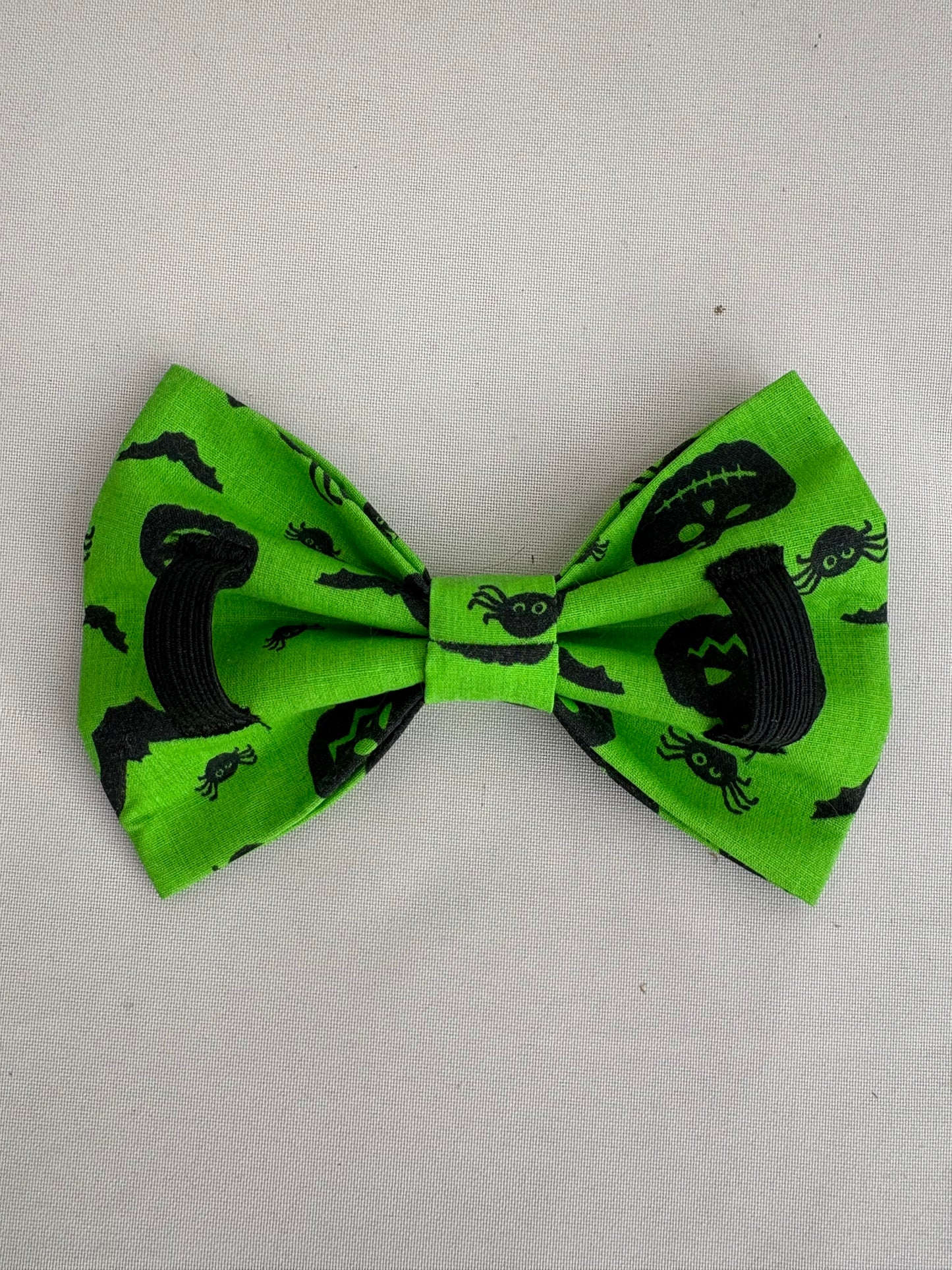 Green Spider/Bat Halloween Bow