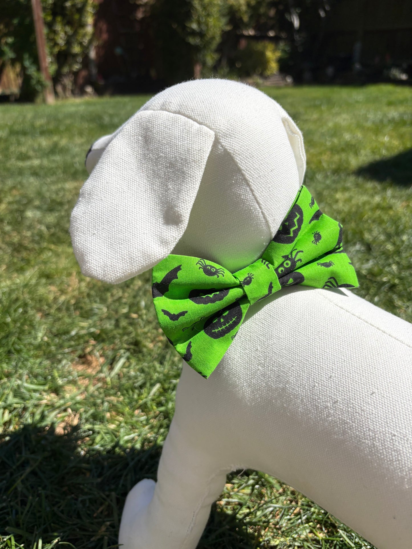 Green Spider/Bat Halloween Bow